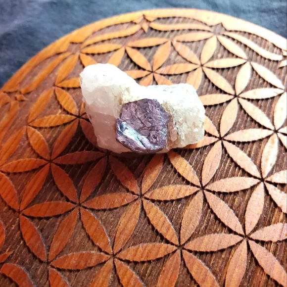 Molybendite raw gemstone - Picture 1 of 7